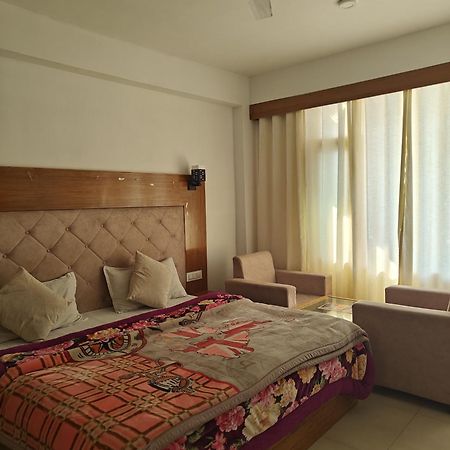 Santosh Cafe & Rooms Amritsar Exterior photo